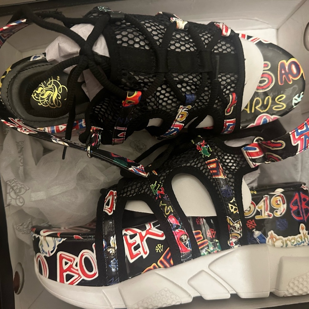 AKIRA Vibrant Graphic Platform Sandals